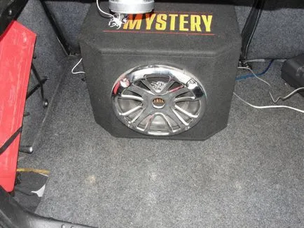 Configurarea unui subwoofer activ în mașină cu mâinile (activ) Configurarea unui subwoofer activ în mașină cu mâinile lor