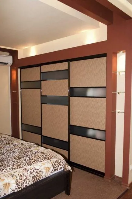 Built-in dulap pentru un apartament modern - 19 fotografii (built-in) Built-in dulap glisante pentru un apartament modern - 19 fotografii