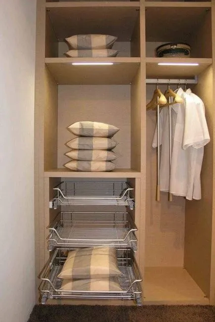 Built-in dulap pentru un apartament modern - 19 fotografii (cabinet) Built-in dulap glisante pentru un apartament modern - 19 fotografii
