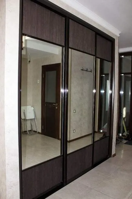 Built-in dulap pentru un apartament modern - 19 fotografii (coupe) Built-in dulap glisante pentru un apartament modern - 19 fotografii