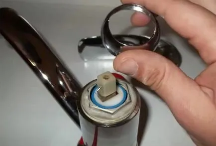 Înlocuirea cartușului în mixer ca o schimbare, înlocuiți cu dvs. mâinile proprii, video