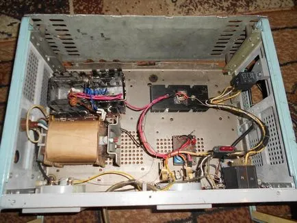 Încărcător pentru baterie de masina cu mâinile (diode set pod) Încărcător pentru baterie de masina cu mâinile