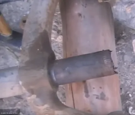 Înlocuirea degete fascicul spate Peugeot 206 cu mâinile lor