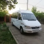 Dau în chirie un microbuz pentru nunta