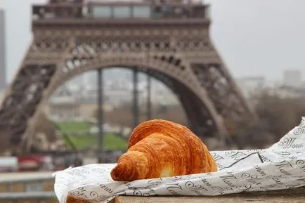 Deoarece există un croissant