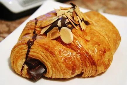 Deoarece există un croissant