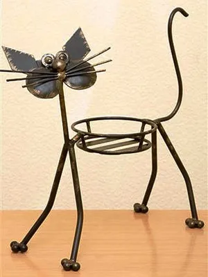 Care sunt făcute din metal Care sunt făcute din metal