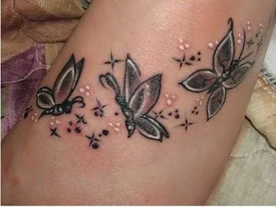 E ca un tatuaj E ca un tatuaj