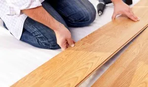 Cum să se stabilească podele din lemn laminat Cum să se stabilească podele din lemn laminat