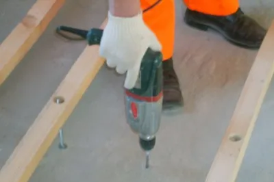 De stabilire pe podea grinzi