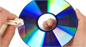Cum pot curăța disc DVD
