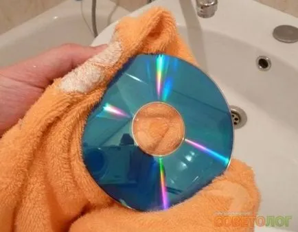 Cum pot curăța disc DVD