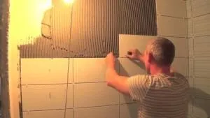 După cum a pus parchet în baie