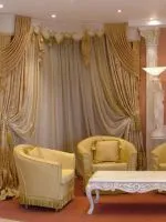 decorare fereastră în camera de zi
