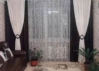 decorare fereastră în camera de zi