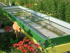 Gard pentru paturi de flori cu ardezie mâini și garduri metalice