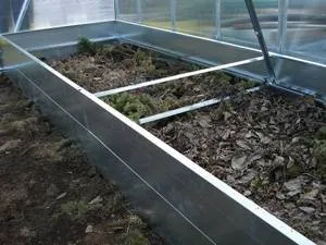 Gard pentru paturi de flori cu ardezie mâini și garduri metalice