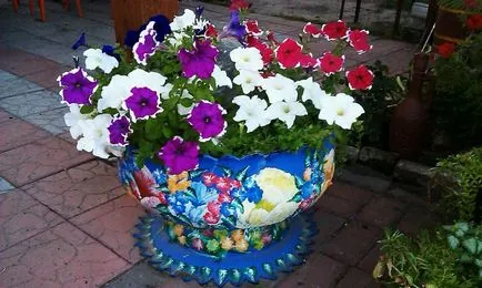 Efectuarea de paturi in apropiere de casa cu mâinile (40 poze) (lor) Efectuarea de paturi in apropiere de casa cu mâinile (40 poze)