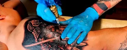 E ca un tatuaj