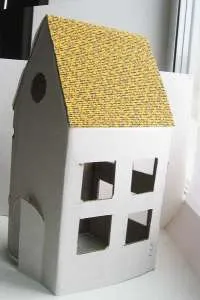Cu mâinile lor din casa de hârtie Cu mâinile lor din casa de hârtie