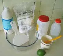 Cum este din material plastic