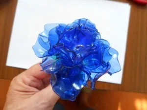 Ca de sticle de plastic pentru a face flori Ca de sticle de plastic pentru a face flori