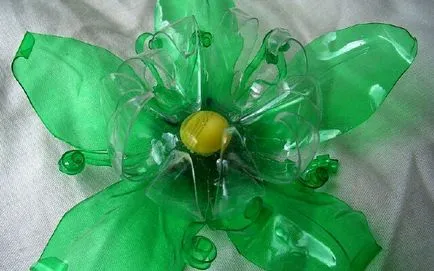 Ca de sticle de plastic pentru a face flori Ca de sticle de plastic pentru a face flori