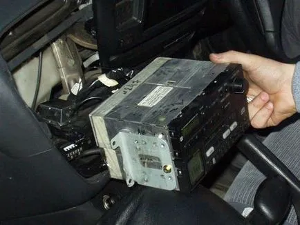 Scoaterea radio toyota