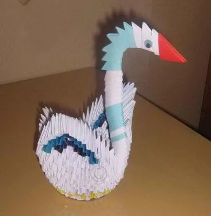 Origami lebădă de hârtie - crearea unei lebede module triunghiulare (modulare) Origami lebădă hârtie - crearea unei lebădă de module triunghiulare