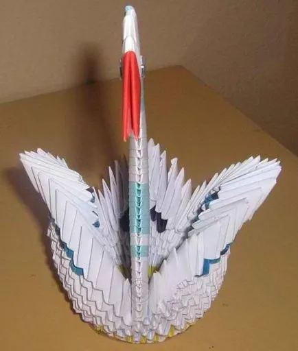 Origami lebădă de hârtie - crearea unei lebede module triunghiulare (de hârtie) Origami lebădă hârtie - crearea unei lebădă de module triunghiulare