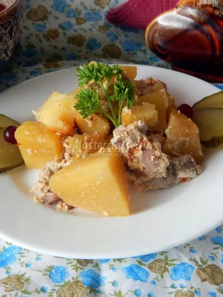 Porc cu cartofi în gaura
