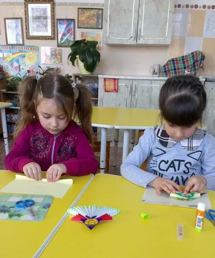 Matryoshka de hârtie cu propriile mâini