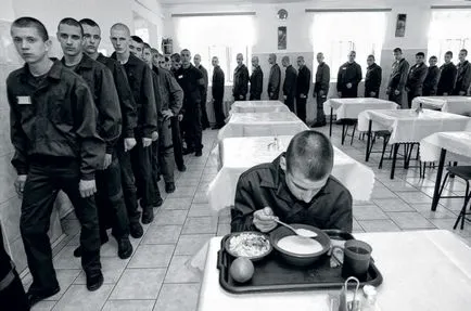 Cum sunt deținuți în s