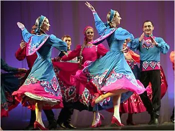 Cum sa dansezi dansul popular românesc