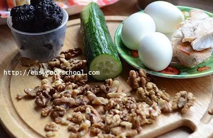 Salata de pui cu prune Salata de pui cu prune