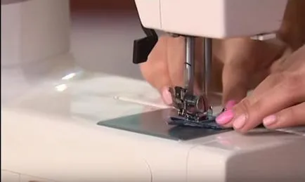 Spumă-rechin cu mâinile (lui) Spumă-rechin cu mâinile sale