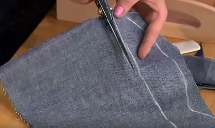 Spumă-rechin cu mâinile sale (denim încercui) Spumă-rechin cu mâinile sale