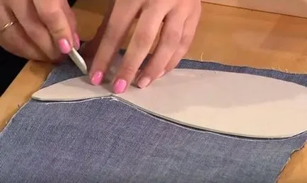 Spumă-rechin cu mâinile sale (denim încercui) Spumă-rechin cu mâinile sale