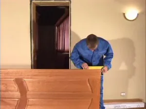 Începe repararea plafonului Începe repararea plafonului