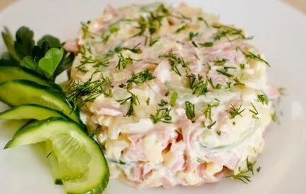 Salata cu sunca branza de rosii Salata cu sunca branza de rosii