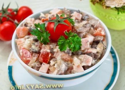 Salata cu sunca branza de rosii Salata cu sunca branza de rosii