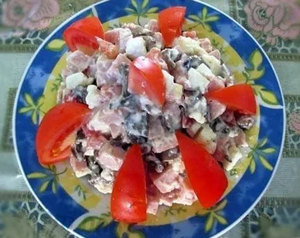 Salata cu sunca branza de rosii Salata cu sunca branza de rosii