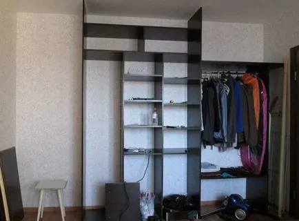 Dulap cu mâinile sale în conformitate cu