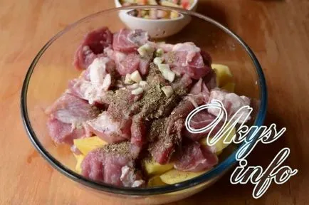 Porc cu cartofi în gaura