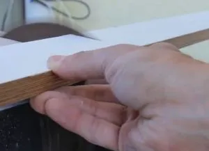 Glisante dulap cu colțul lui mâini Glisante dulap cu colțul lui mâini