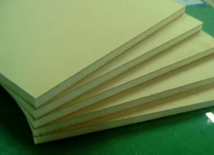 Încălzirea balcoane Penoplex cu mâinile lor Încălzirea balcoane Penoplex cu mâinile lor