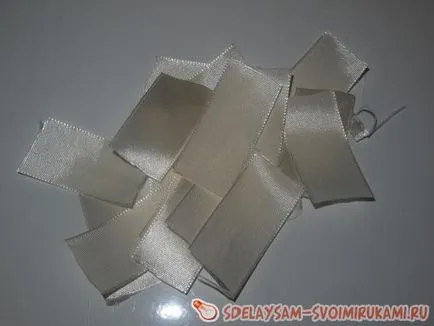 Bujorii de panglici de satin, o clasă de master, cu propriile lor mâini (satin) Bujorii de panglici de satin, o clasă de master, cu propriile lor mâini