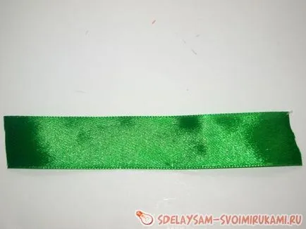 Bujorii de panglici de satin, o clasă de master, cu propriile lor mâini (master-class) Bujorii de panglici de satin, o clasă de master, cu propriile lor mâini