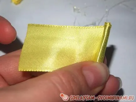 Bujorii de panglici de satin, o clasă de master, cu propriile lor mâini (satin) Bujorii de panglici de satin, o clasă de master, cu propriile lor mâini