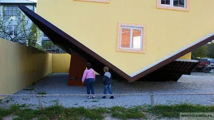Asta atârnă cu capul în jos
